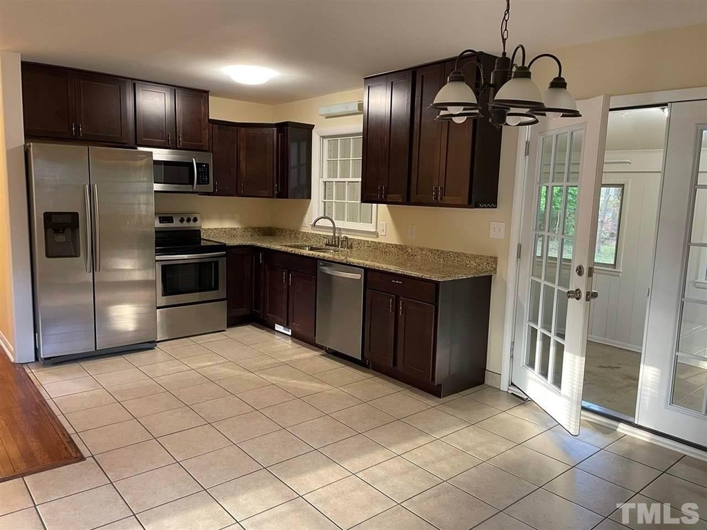 406 Bryan Street - Photo 6