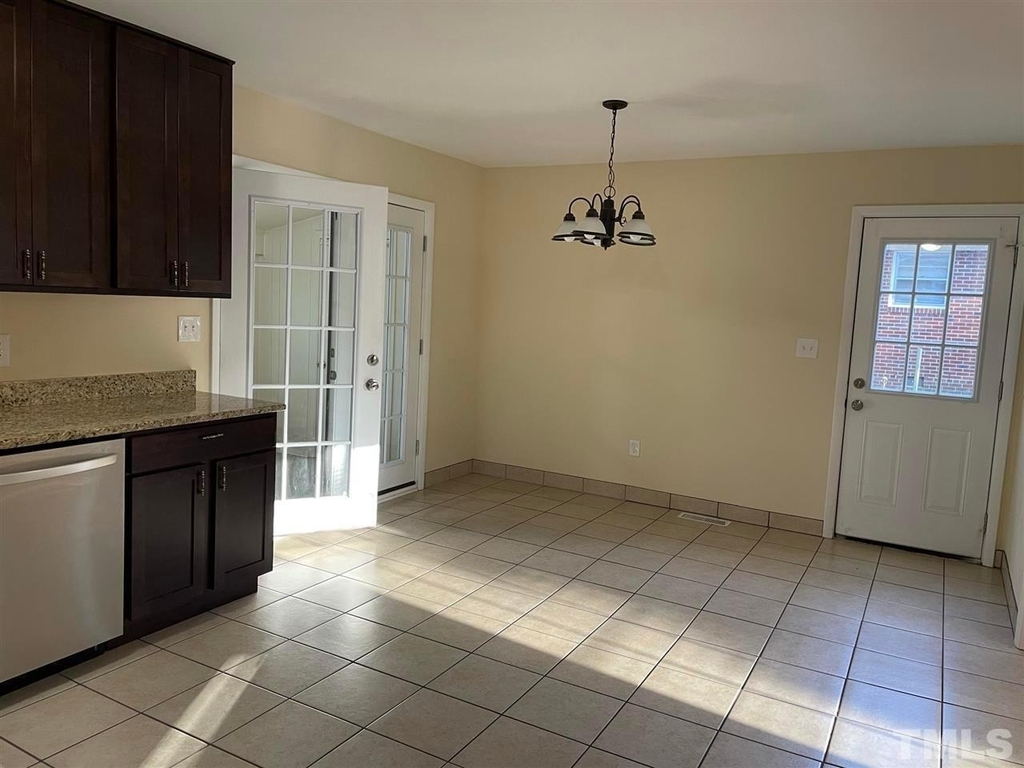 406 Bryan Street - Photo 8