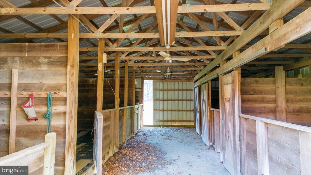 105 King George Court - Photo 3