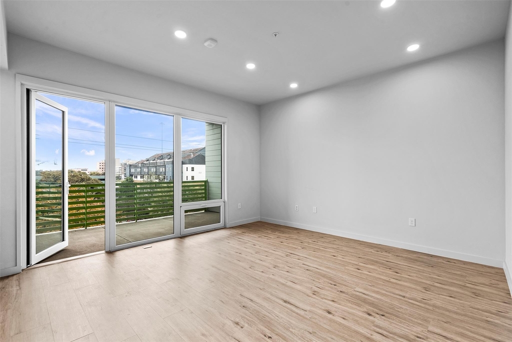 4004 Banister Ln - Photo 4