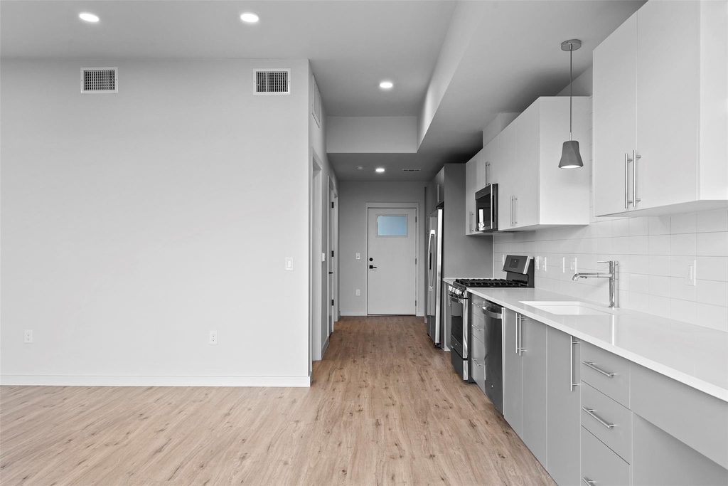 4004 Banister Ln - Photo 6