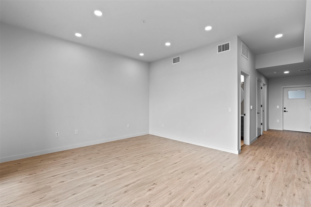 4004 Banister Ln - Photo 14