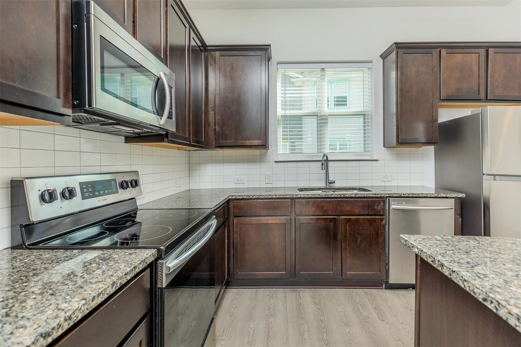 428 Ozark Trail Trl - Photo 0