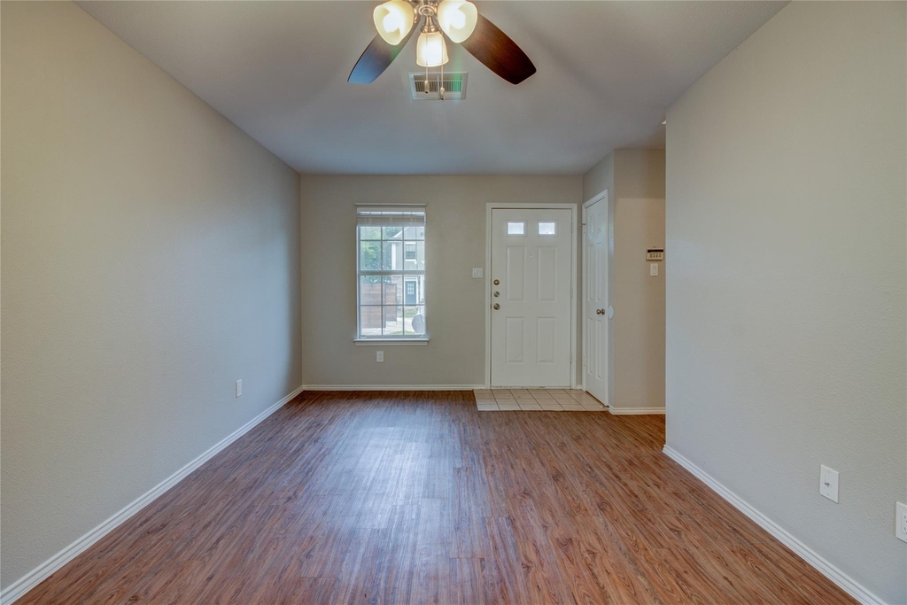 202 S College St - Photo 10