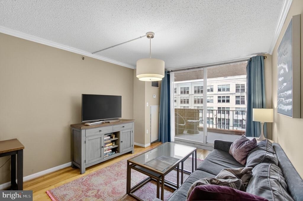 1230 23rd Street Nw - Photo 0
