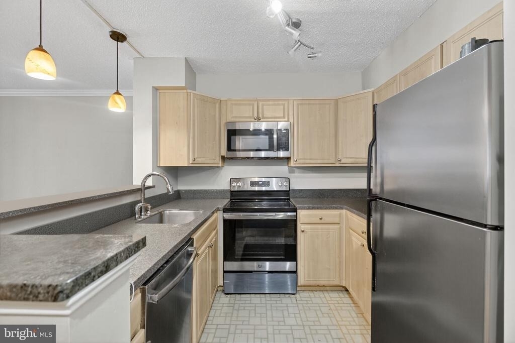 1230 23rd Street Nw - Photo 4