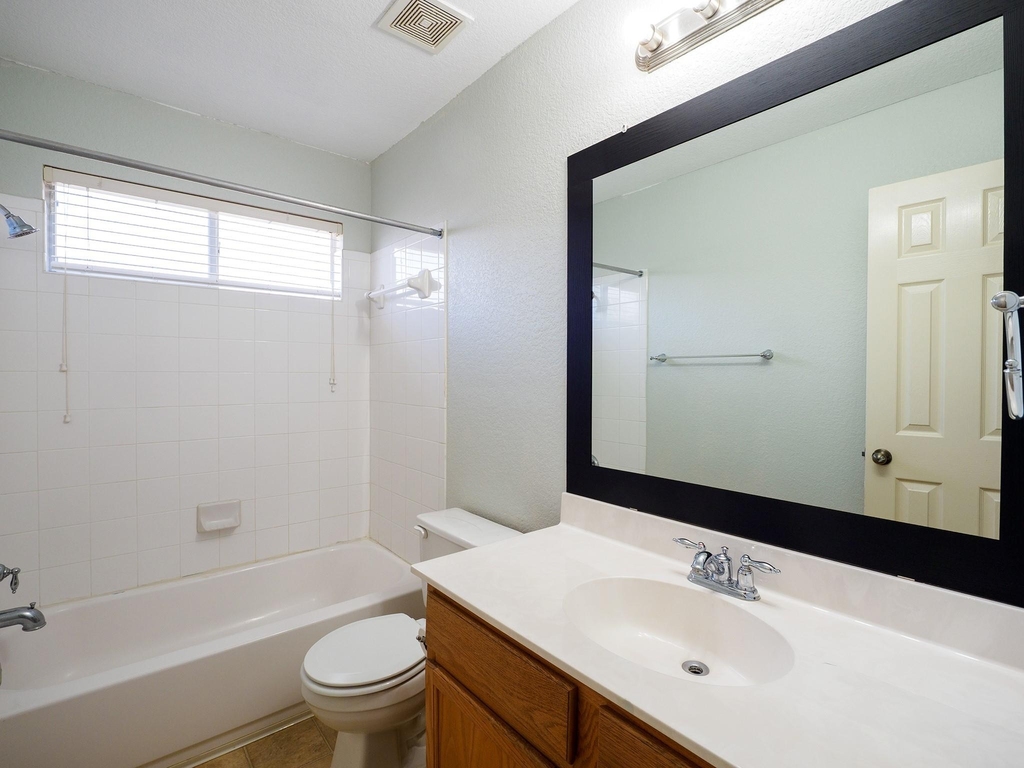 13504 Richard Nixon St - Photo 2