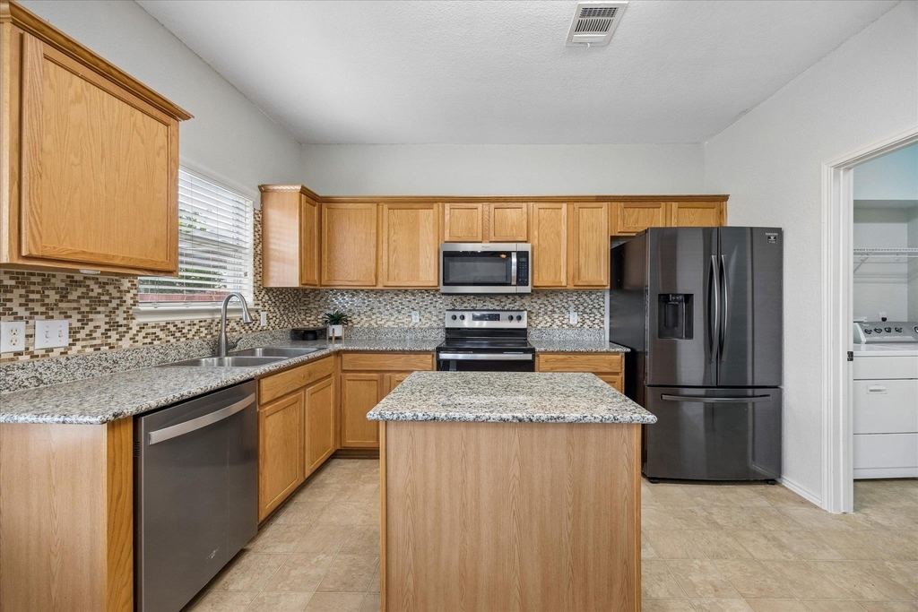 13504 Richard Nixon St - Photo 23