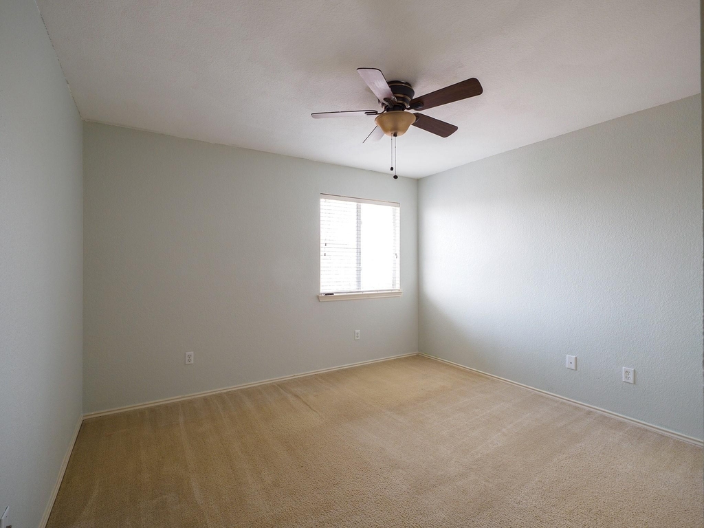 13504 Richard Nixon St - Photo 3