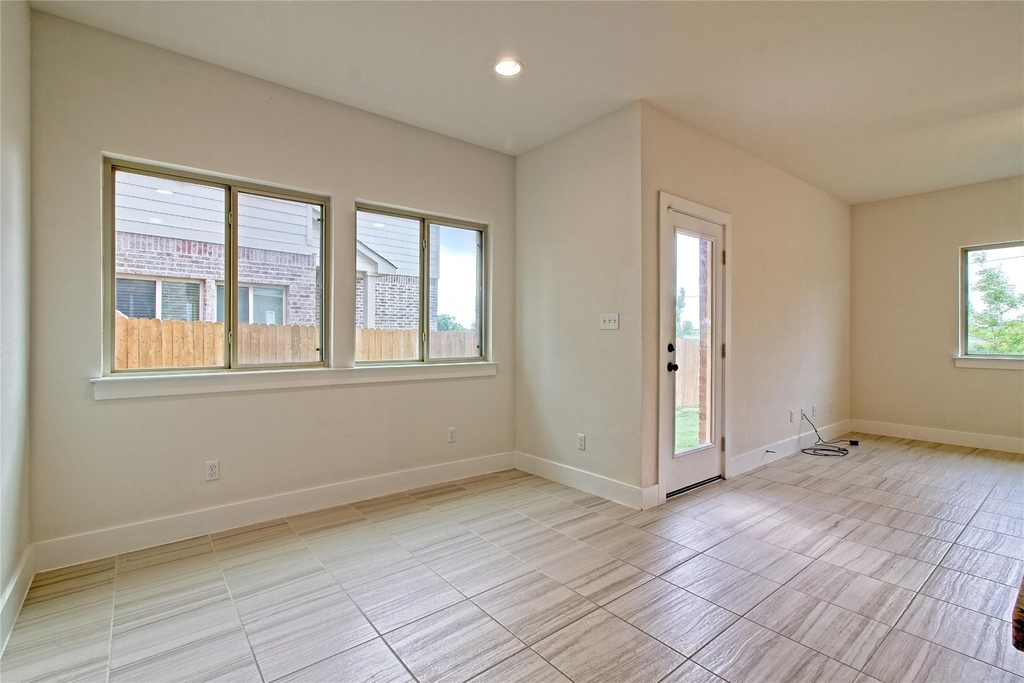 555 White Steppe Way - Photo 8