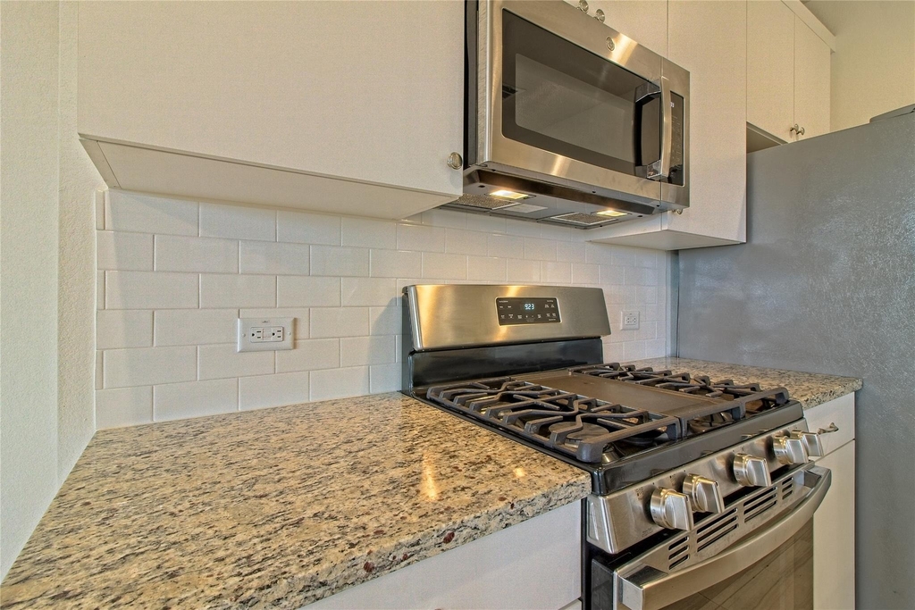 555 White Steppe Way - Photo 16