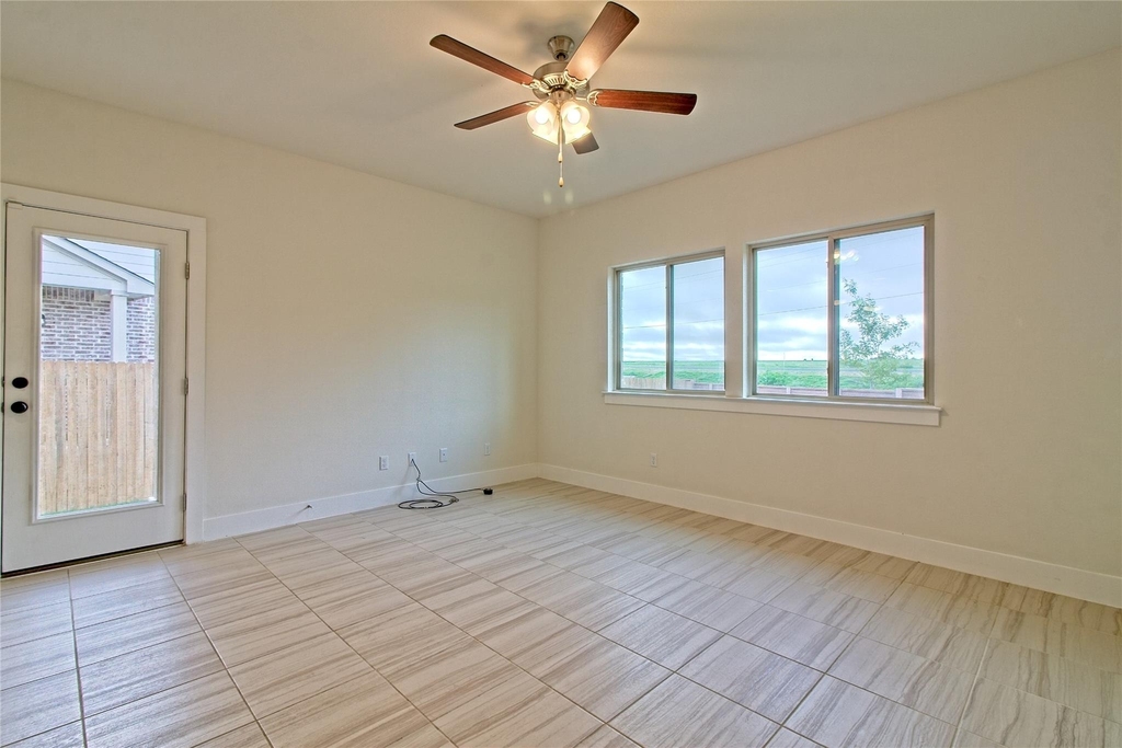 555 White Steppe Way - Photo 13