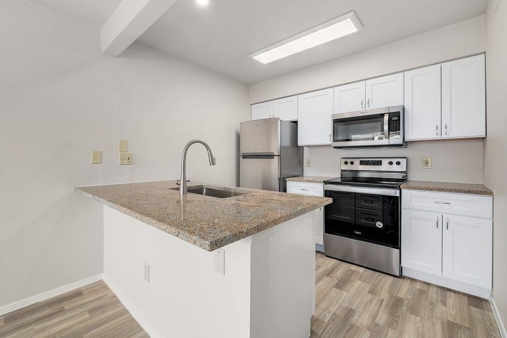 6910 Hart Ln - Photo 12
