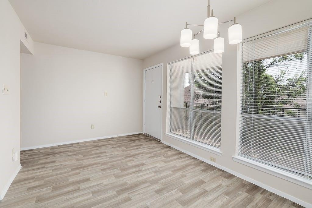 6910 Hart Ln - Photo 11