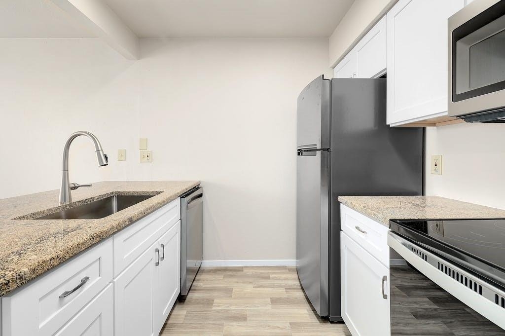 6910 Hart Ln - Photo 14