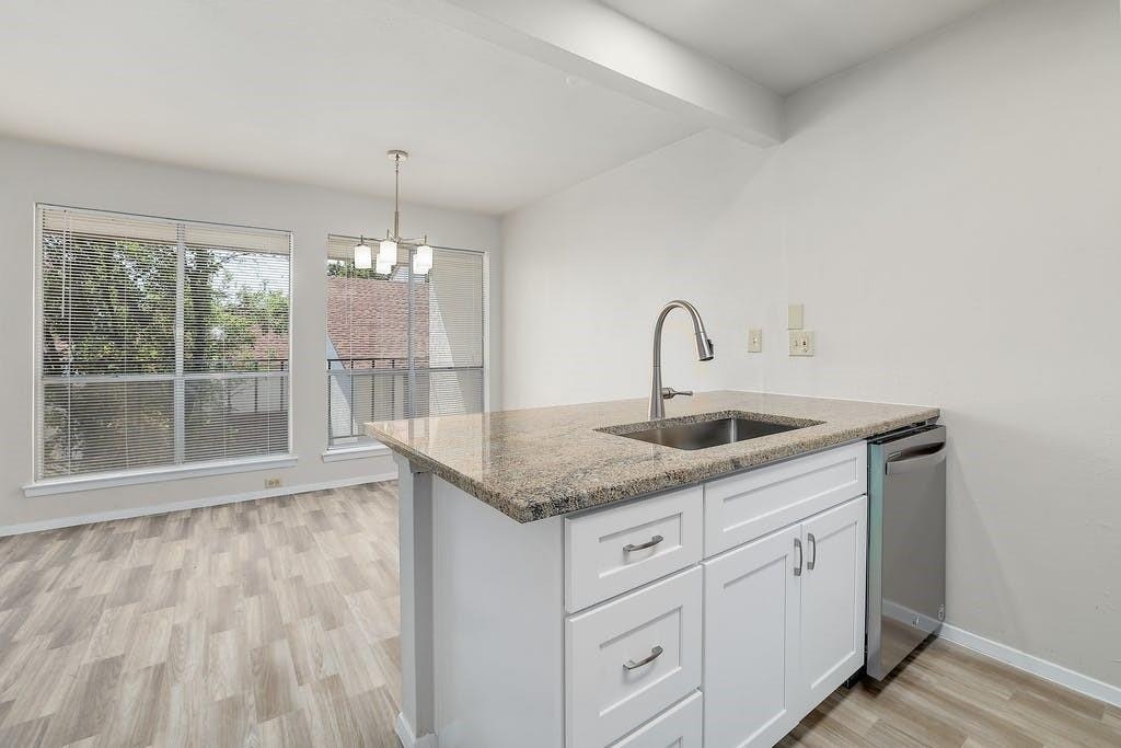 6910 Hart Ln - Photo 13