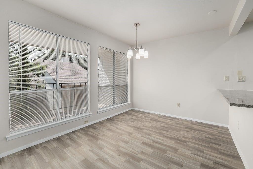 6910 Hart Ln - Photo 10