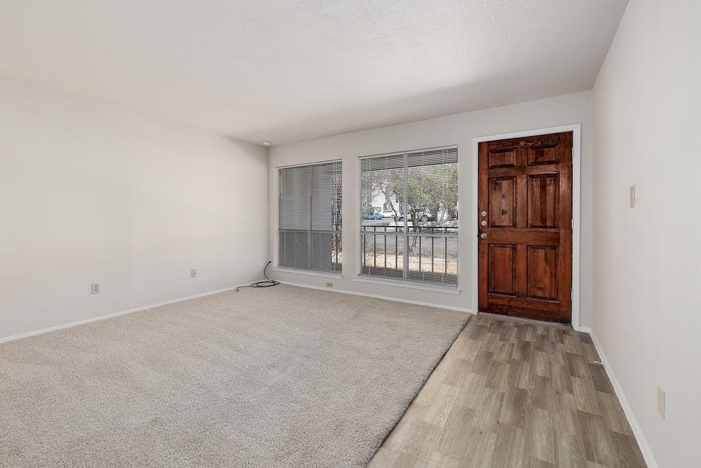 6910 Hart Ln - Photo 6
