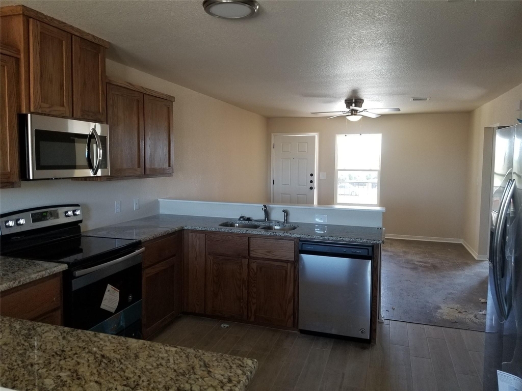 92 Sandstone Dr - Photo 1