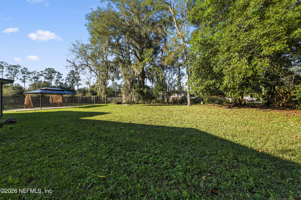 2389 Hilly Road - Photo 16