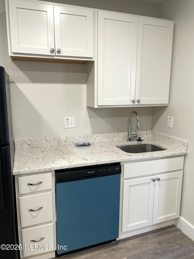 62 Dumas Street - Photo 13