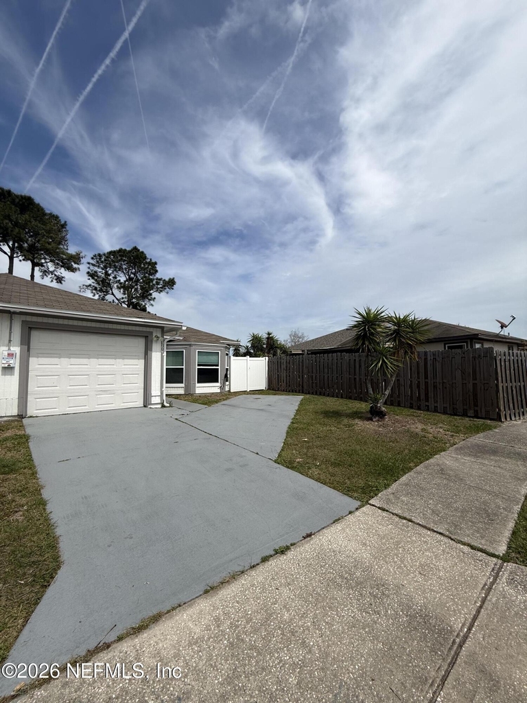 2360 Bitternut Way - Photo 0