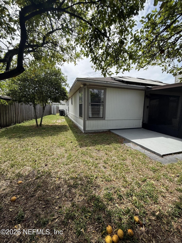 2360 Bitternut Way - Photo 19