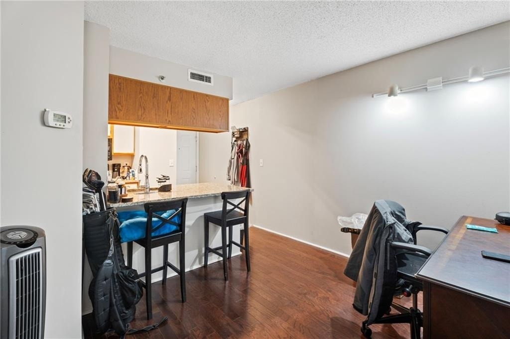 795 Hammond Drive - Photo 4