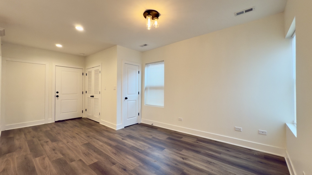 114 Stephen Street - Photo 1