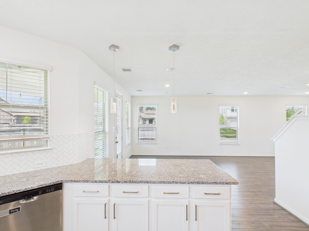 15643 Fellswood Drive - Photo 9