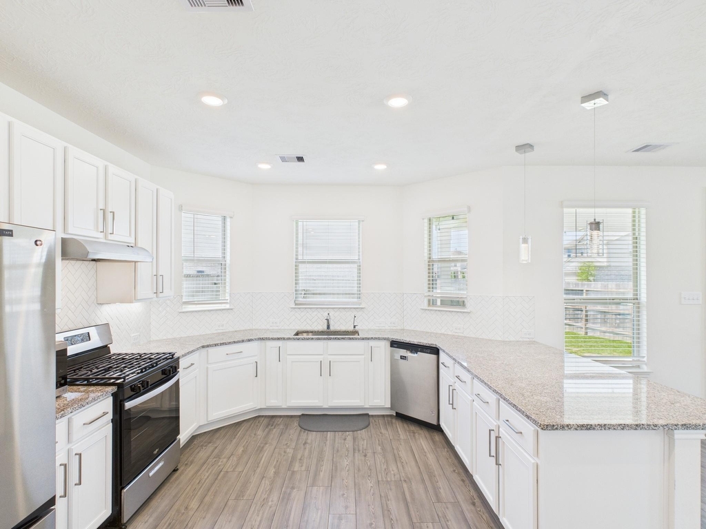 15643 Fellswood Drive - Photo 8
