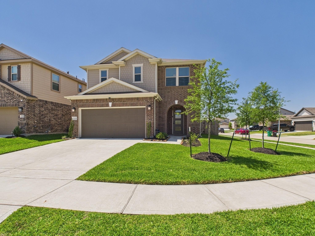15643 Fellswood Drive - Photo 2