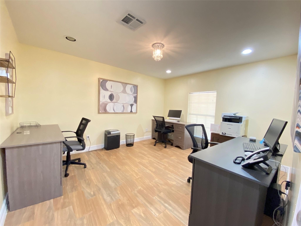 2125 Strawberry Road - Photo 10