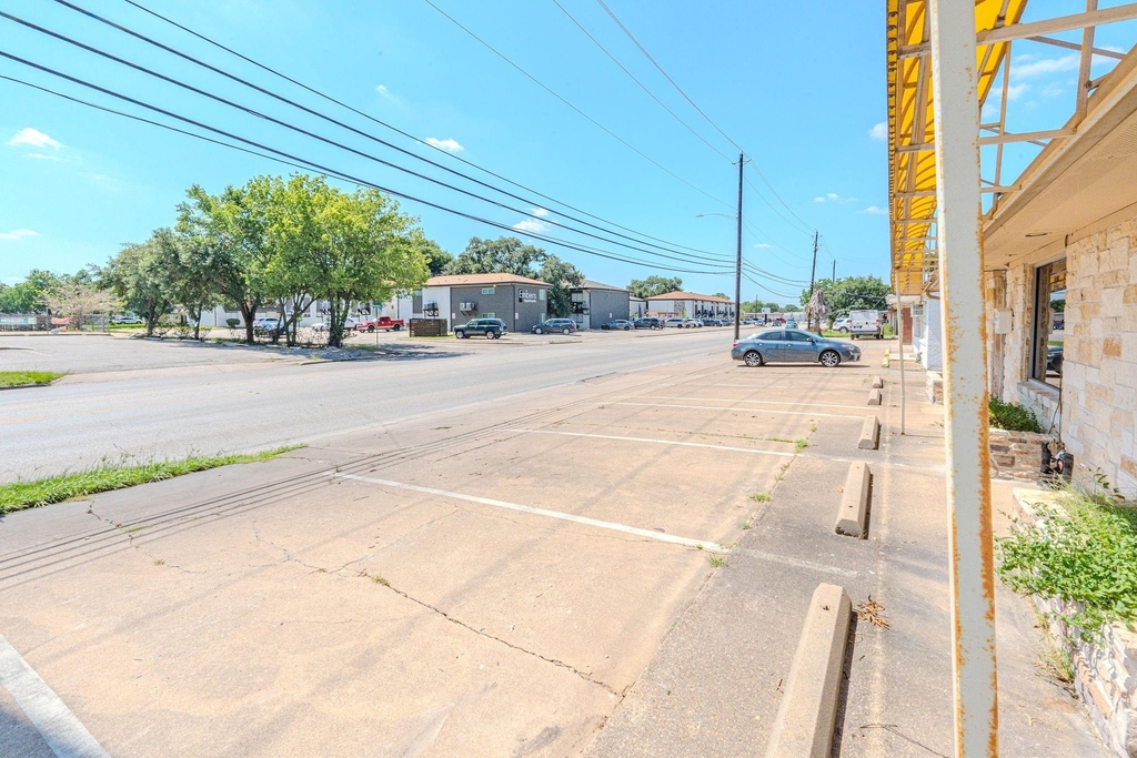 2125 Strawberry Road - Photo 7