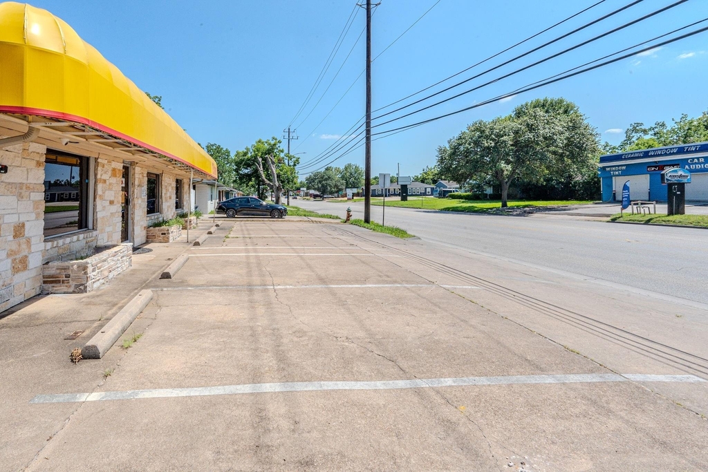 2125 Strawberry Road - Photo 4