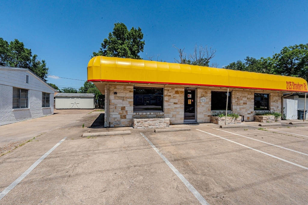 2125 Strawberry Road - Photo 1