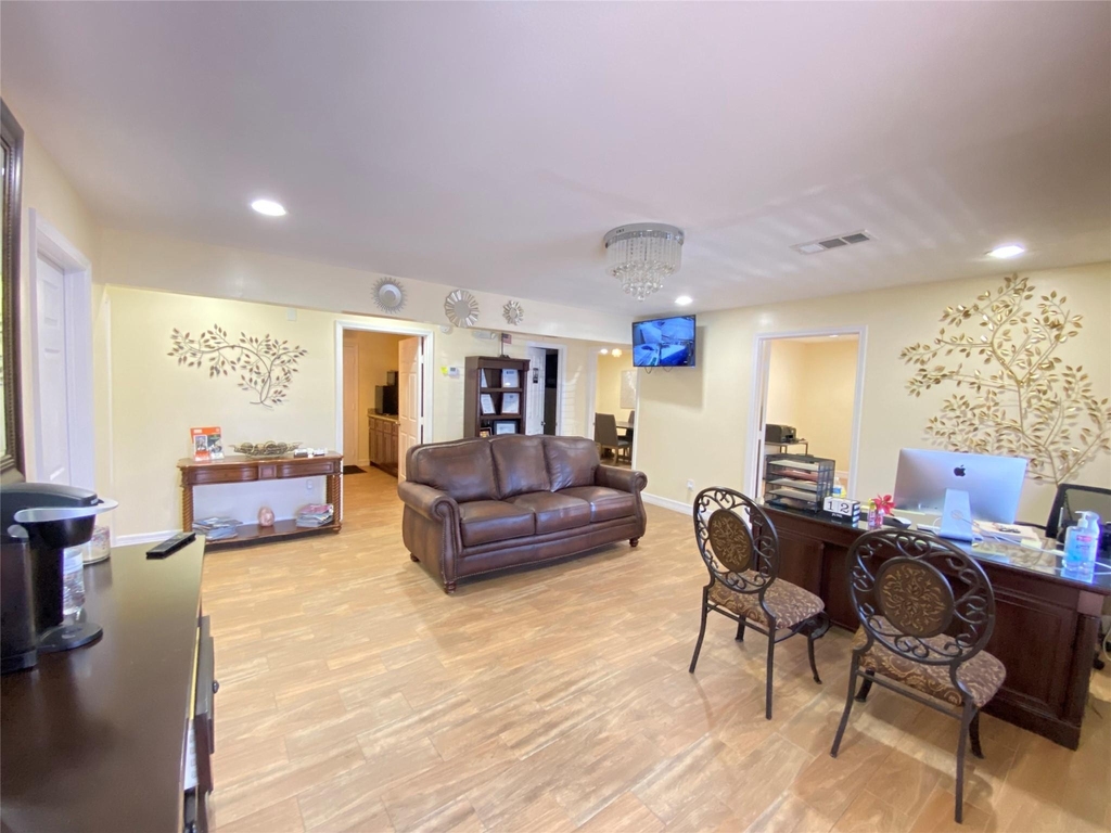 2125 Strawberry Road - Photo 6