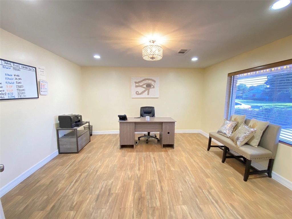 2125 Strawberry Road - Photo 8