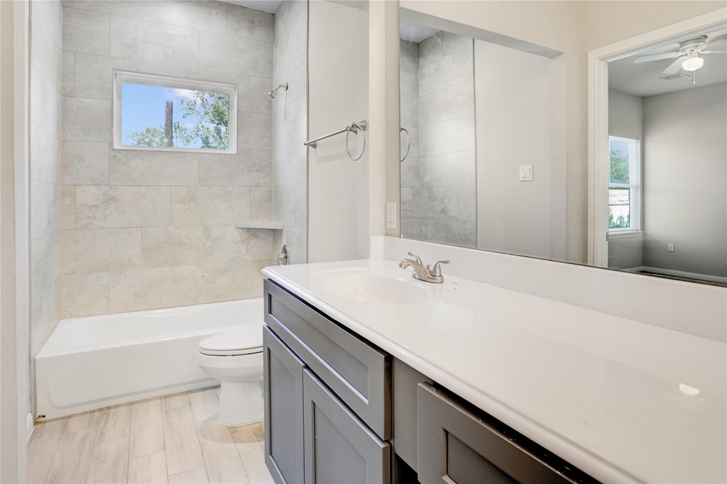 1045 Marcolin Street - Photo 9