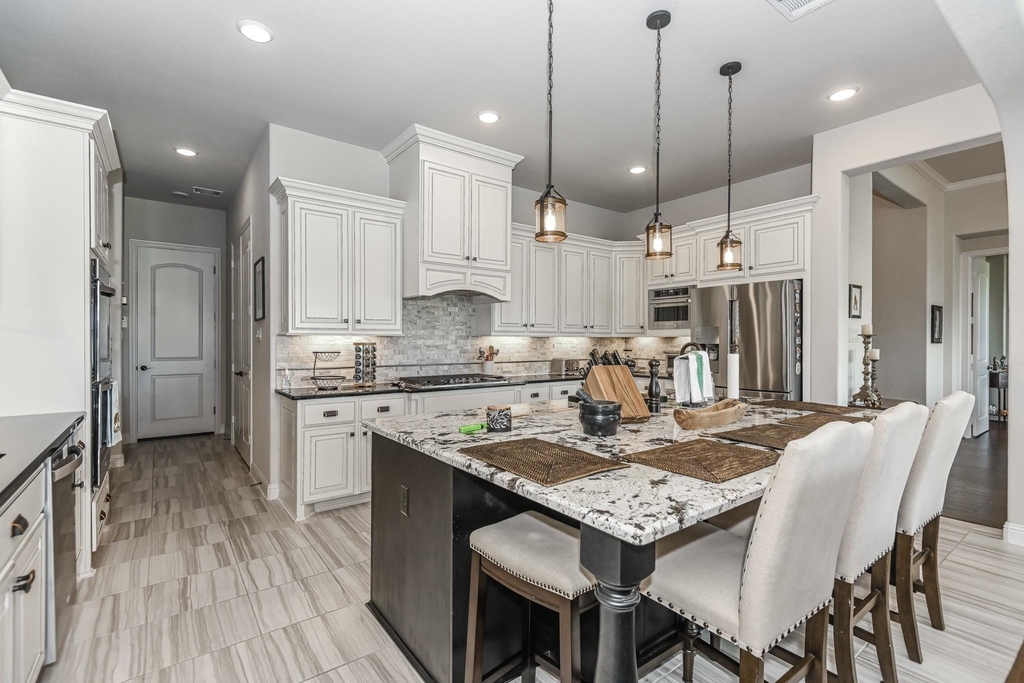 6110 Meadow Bluff Court - Photo 8