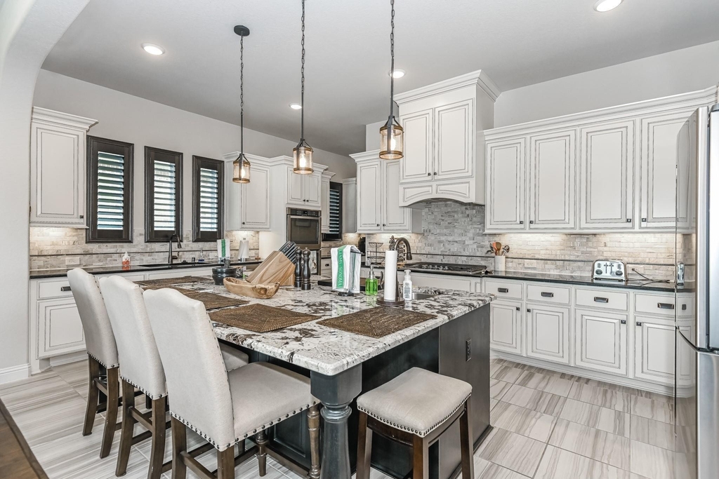 6110 Meadow Bluff Court - Photo 5