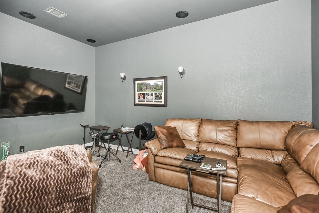6110 Meadow Bluff Court - Photo 22