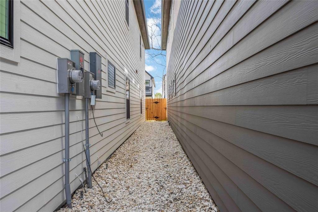 8013 Cora Street - Photo 16