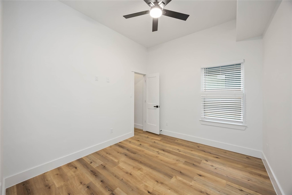8013 Cora Street - Photo 9