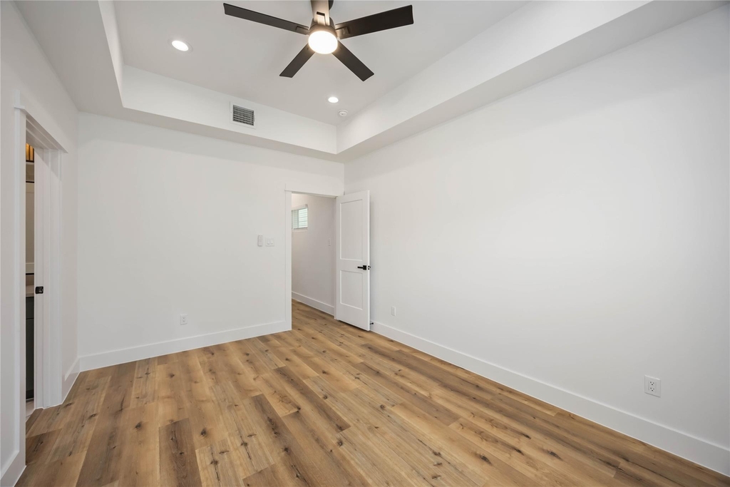8013 Cora Street - Photo 11