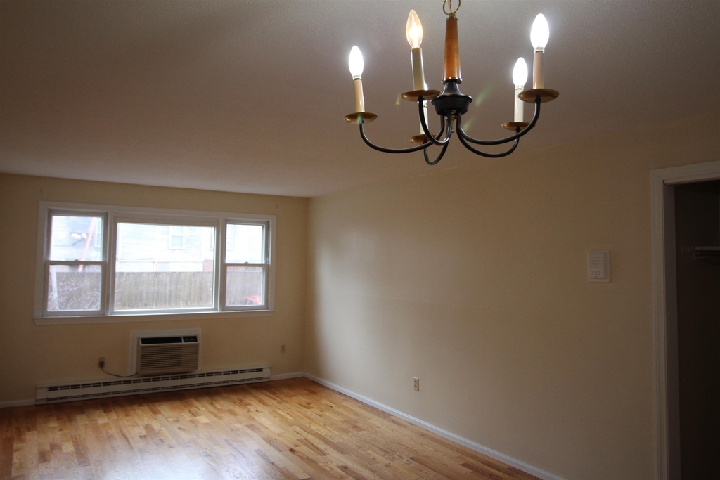 73 East Broadway - Photo 4