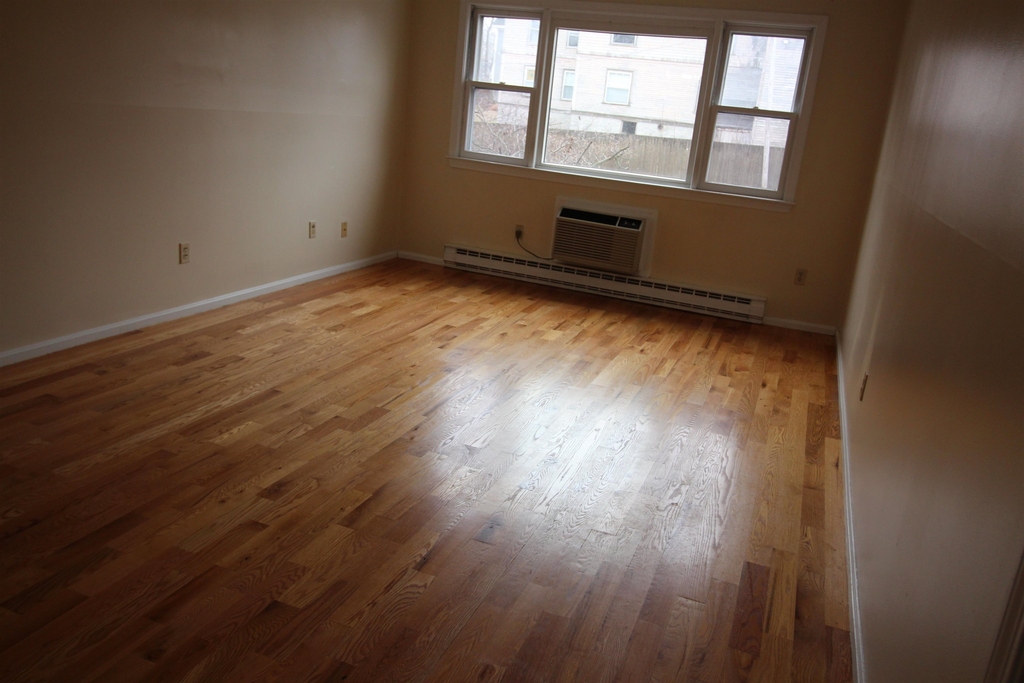 73 East Broadway - Photo 3
