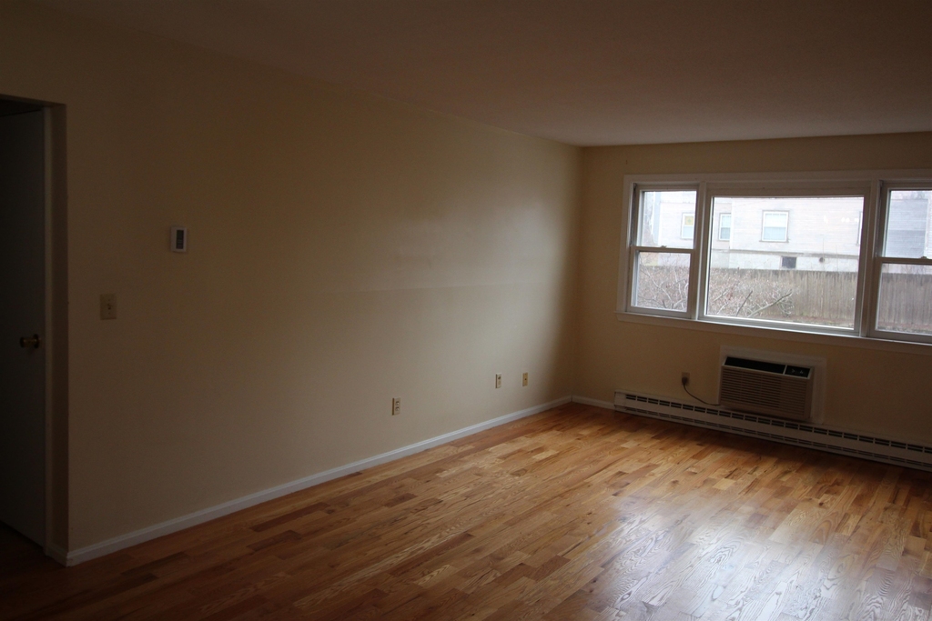 73 East Broadway - Photo 2