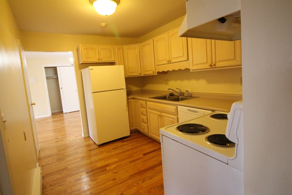 73 East Broadway - Photo 12