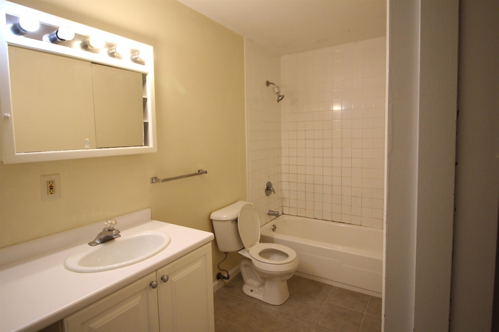 73 East Broadway - Photo 11